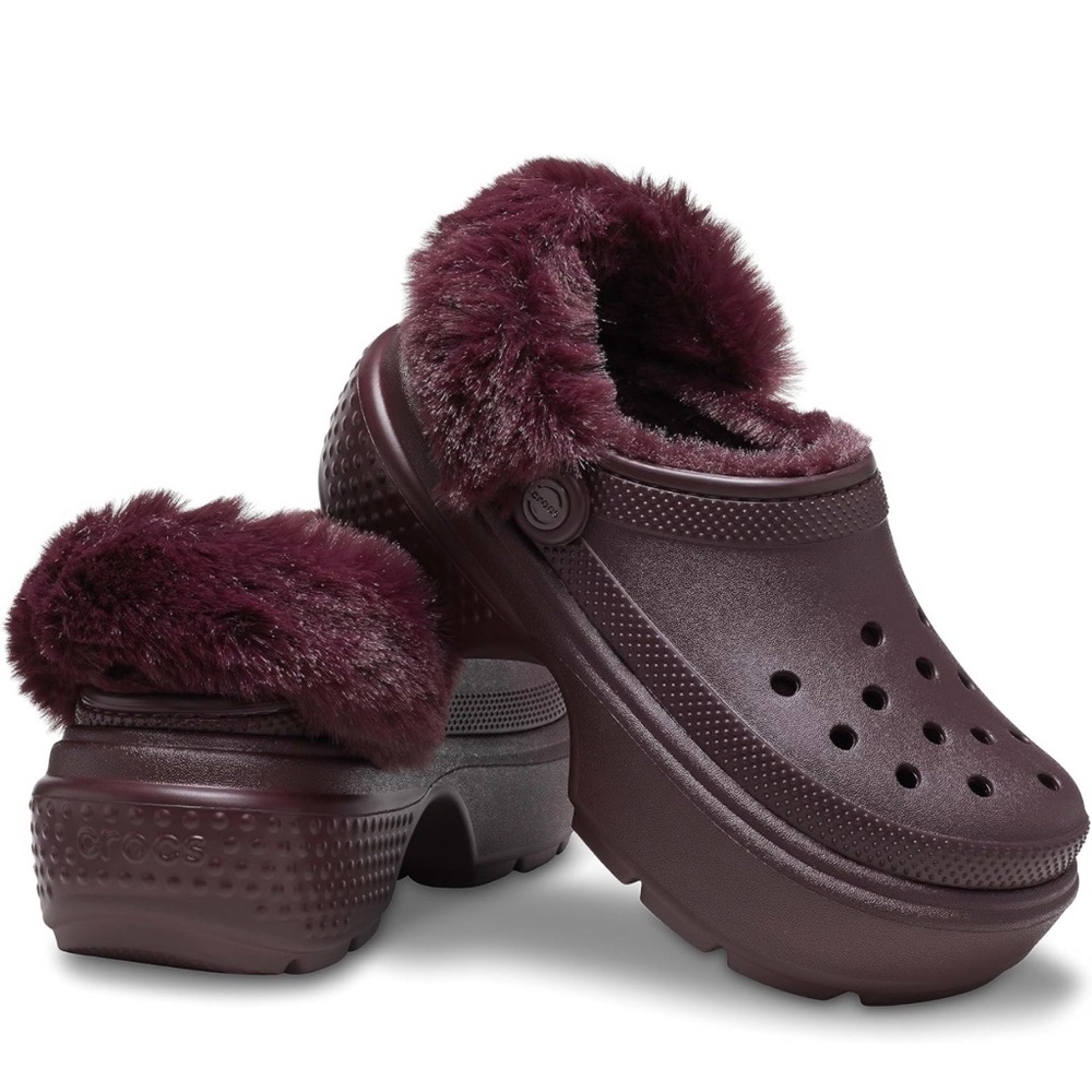 Crocs Lined Stomp in Dark Cherry unisex M5/W7